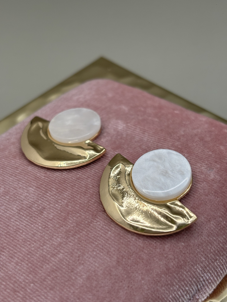 Kadın Sedef Görünümlü Gold Modern Küpe