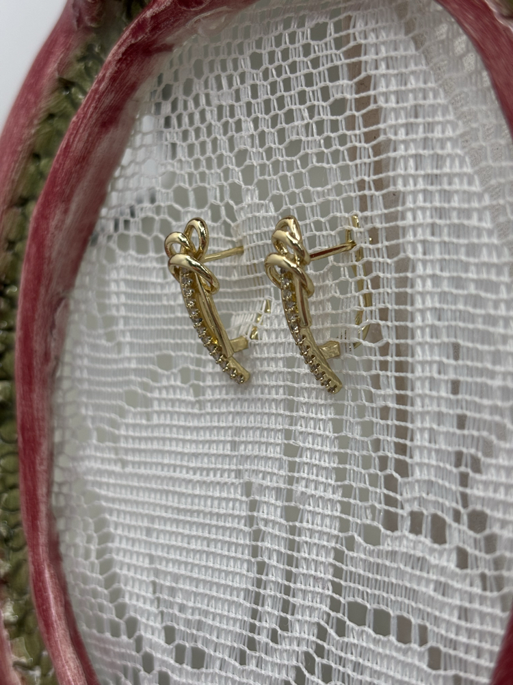 Kadın Kararmaz Çelik Zirkon Taş Detaylı Gold Küpe