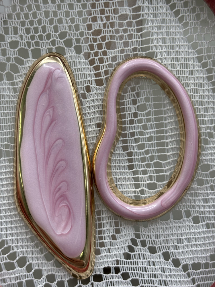 Kadın Pembe Asimetrik Tasarım Gold Küpe