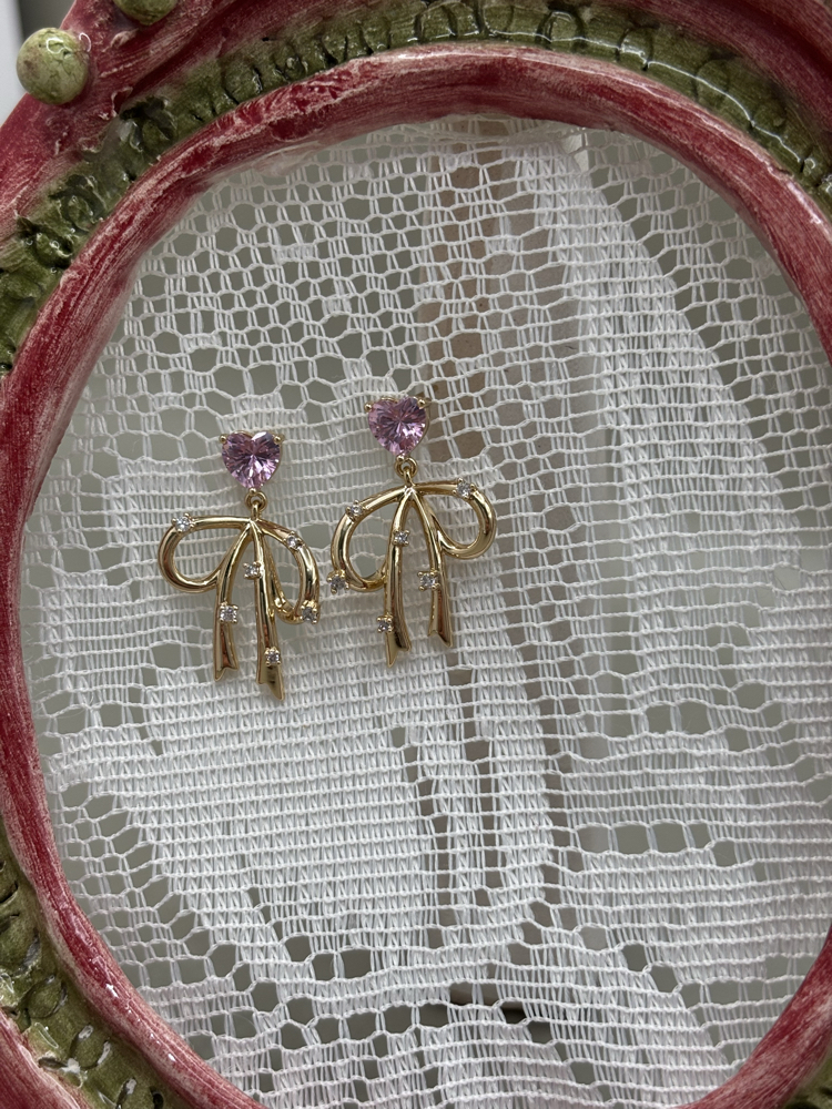 Kadın Kararmaz Çelik Pembe Kalp Taşlı Fiyonk Model Gold Küpe