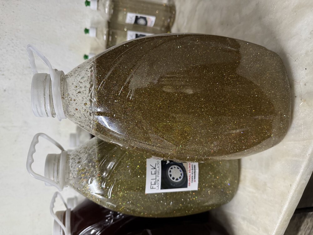 5 KG SİMLİ SİYAH LASTİK PARLATICI 