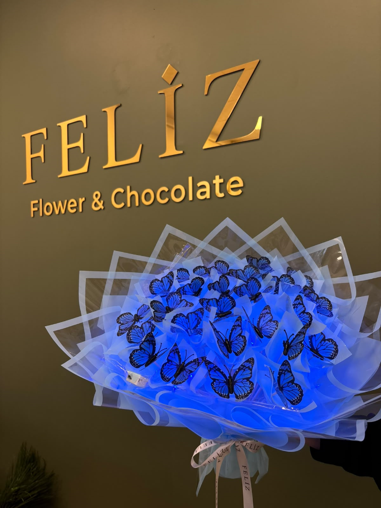 Feliz Flower Studio Mavi Led Işıklı Premium Mavi Kelebek Buketi