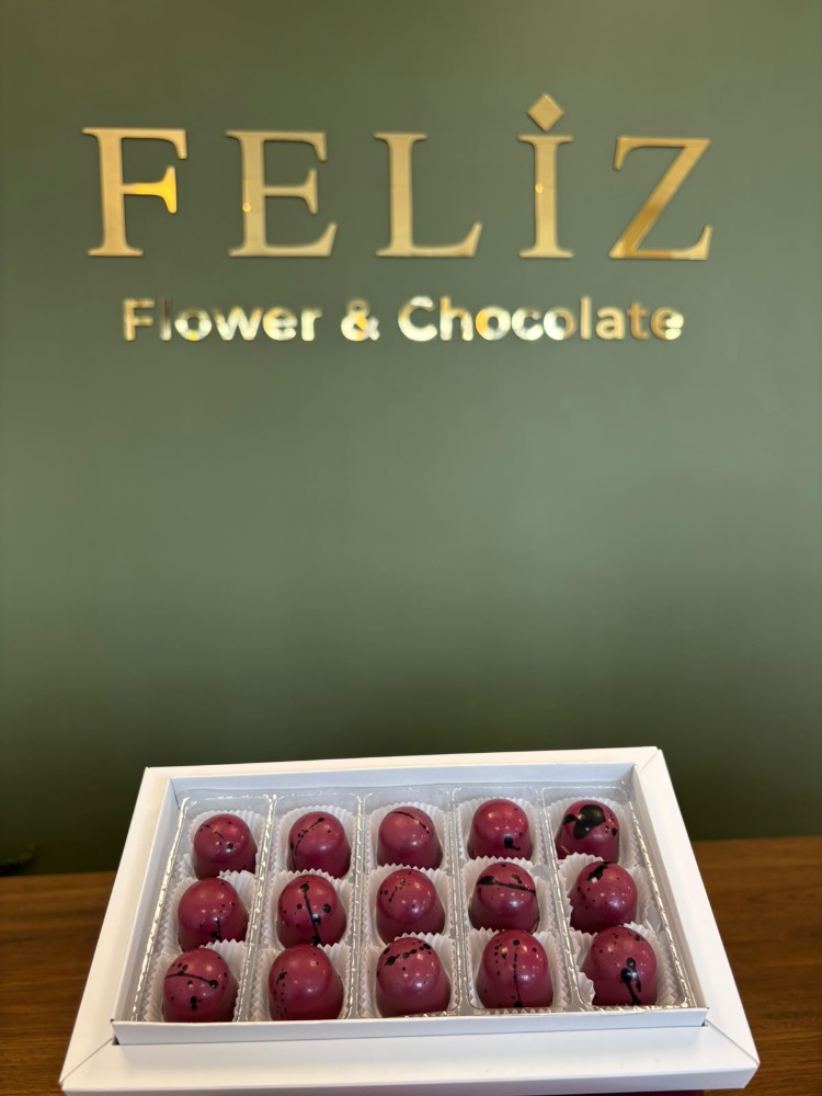 Feliz Flower Studio 15’li Frambuaz Dolgulu Belçika Çikolatası