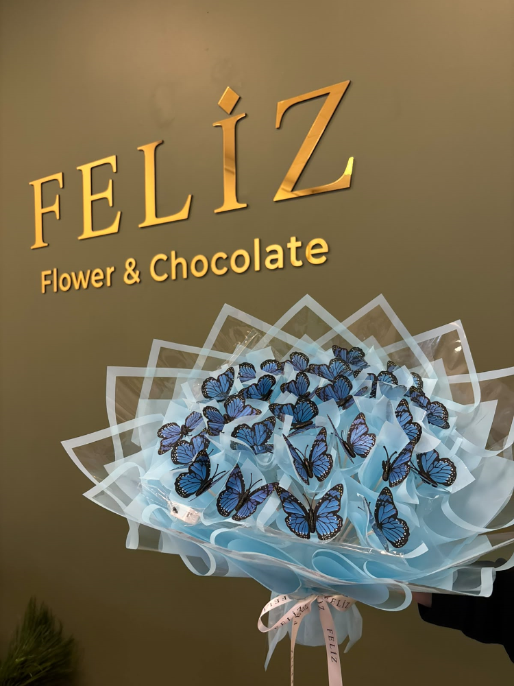 Feliz Flower Studio Mavi Led Işıklı Premium Mavi Kelebek Buketi