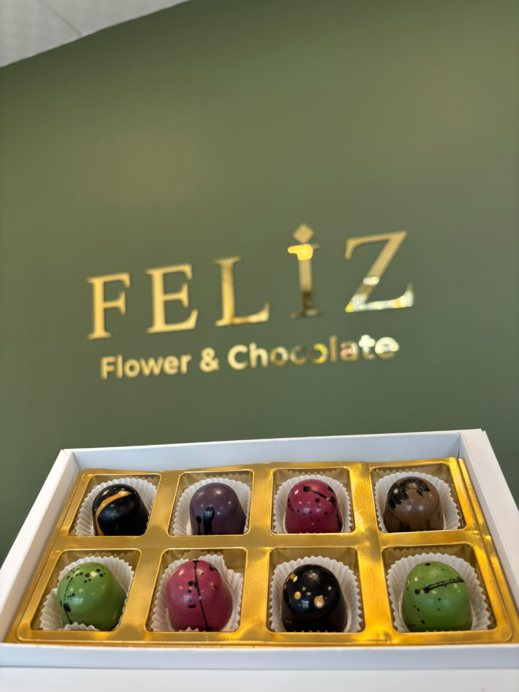 Feliz Flower Studio 8’li Karışık Dolgulu Belçika Çikolatası
