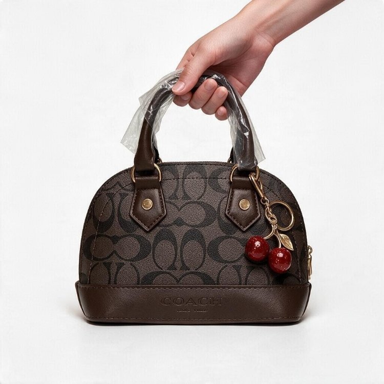 Coach Acı Kahve Mini Cherry Charmlı Çanta