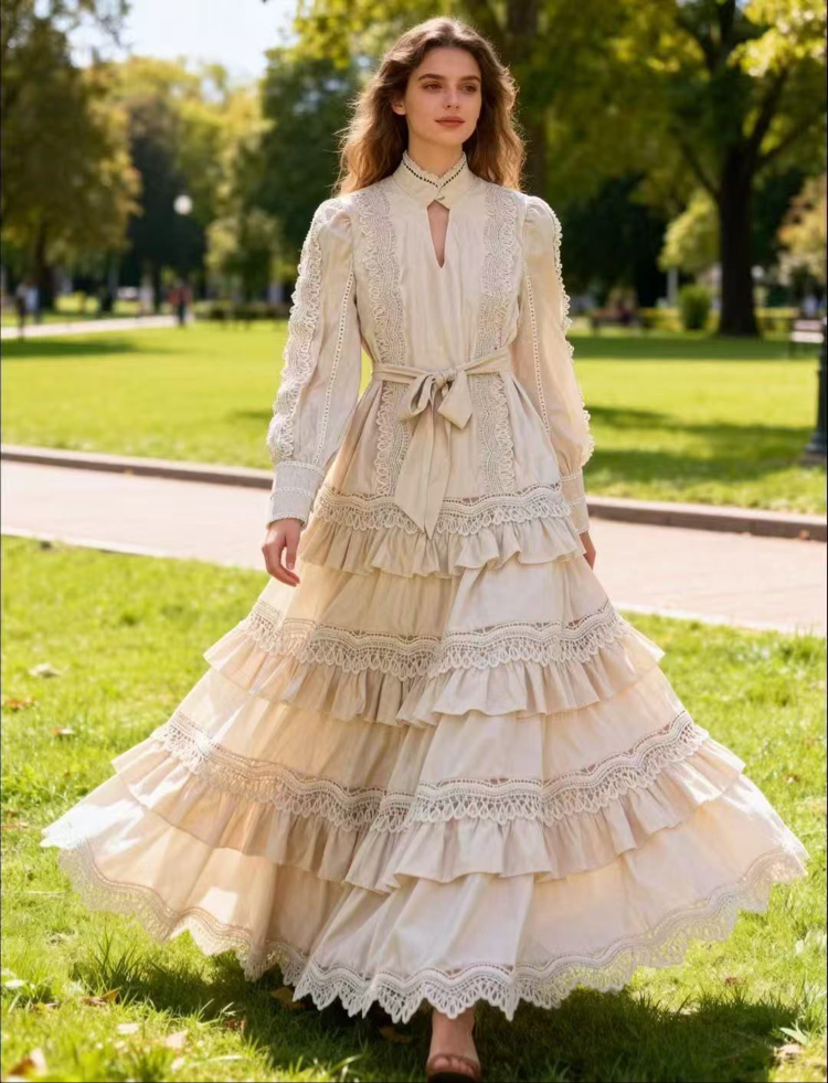 Yeni model Bej fırfır detaylı elbise