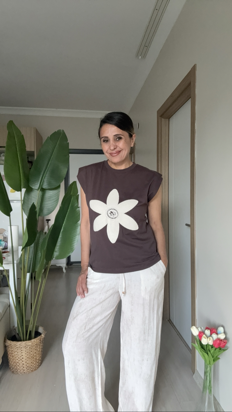 Papatya Motifli Tshirt
