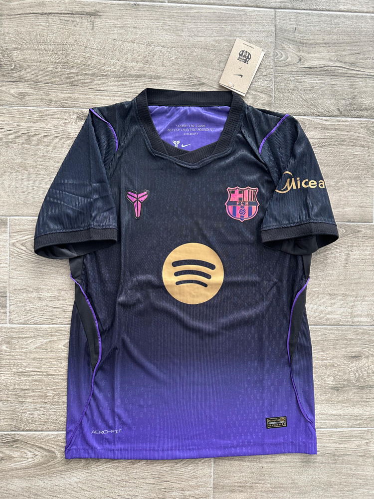 Barcelona 2026-2027 Deplasman Forması