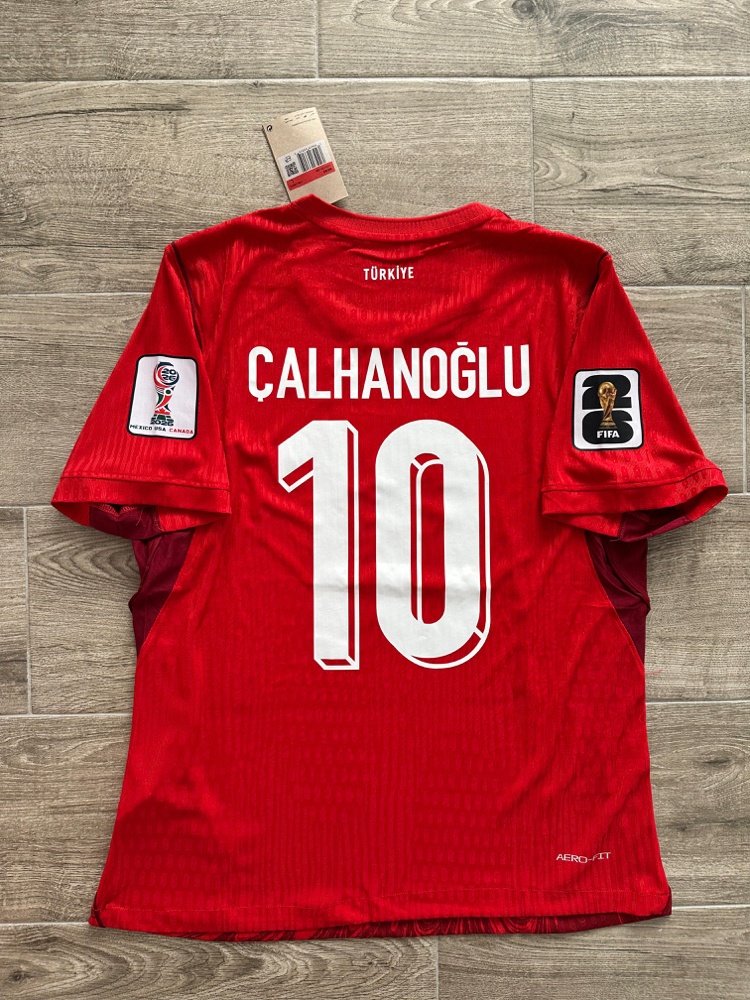 Türkiye Milli Takım 2026 İç Saha Profesyonel “Hakan Çalhanoğlu” Maç Forması 