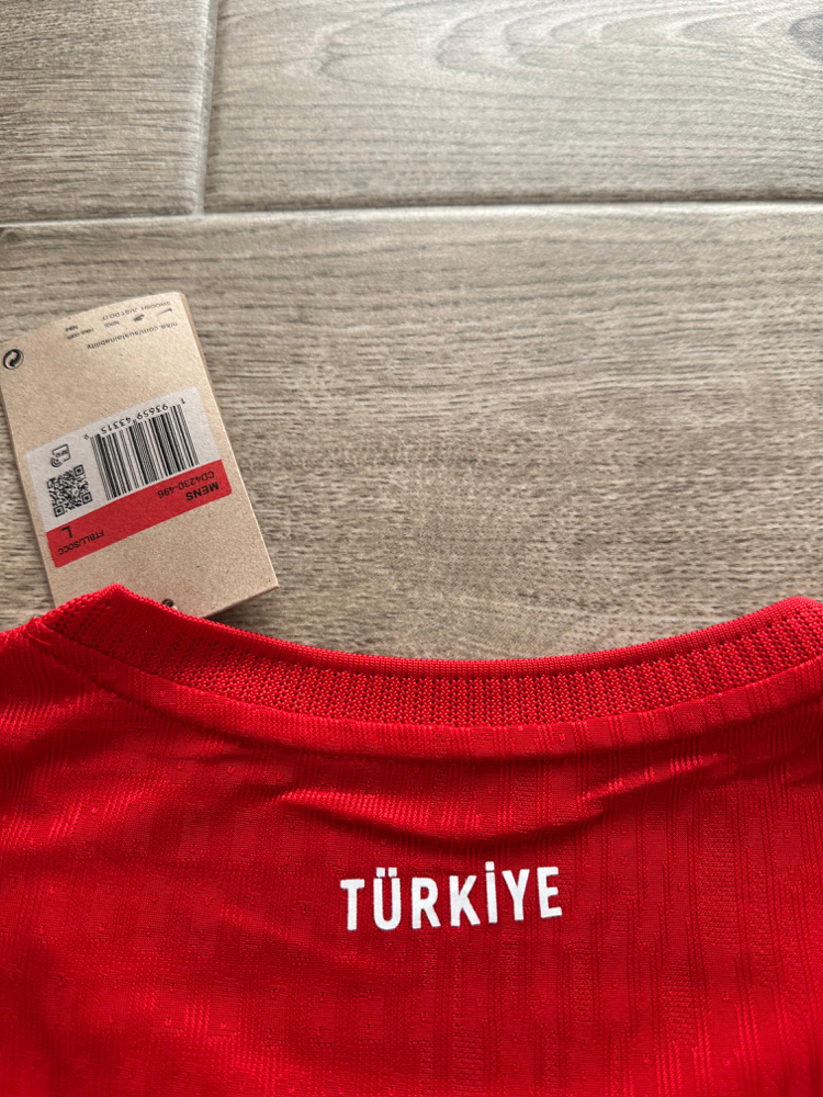 Türkiye Milli Takım 2026 İç Saha Profesyonel “Hakan Çalhanoğlu” Maç Forması 