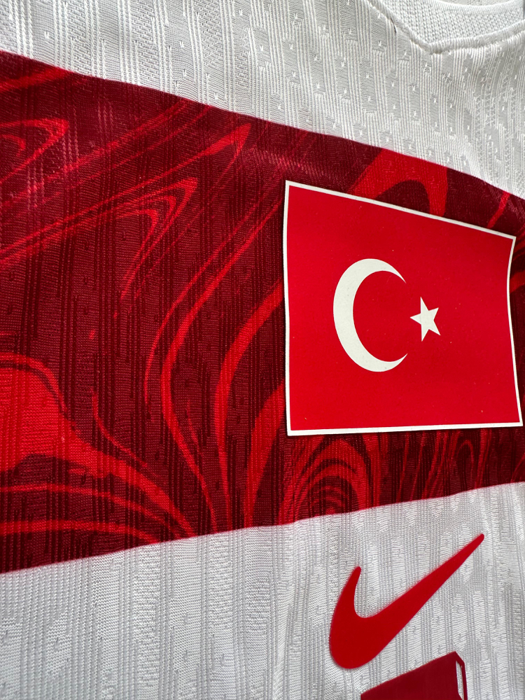 Türkiye Milli Takım 2026 Deplasman Profesyonel “Hakan Çalhanoğlu” Maç Forması 