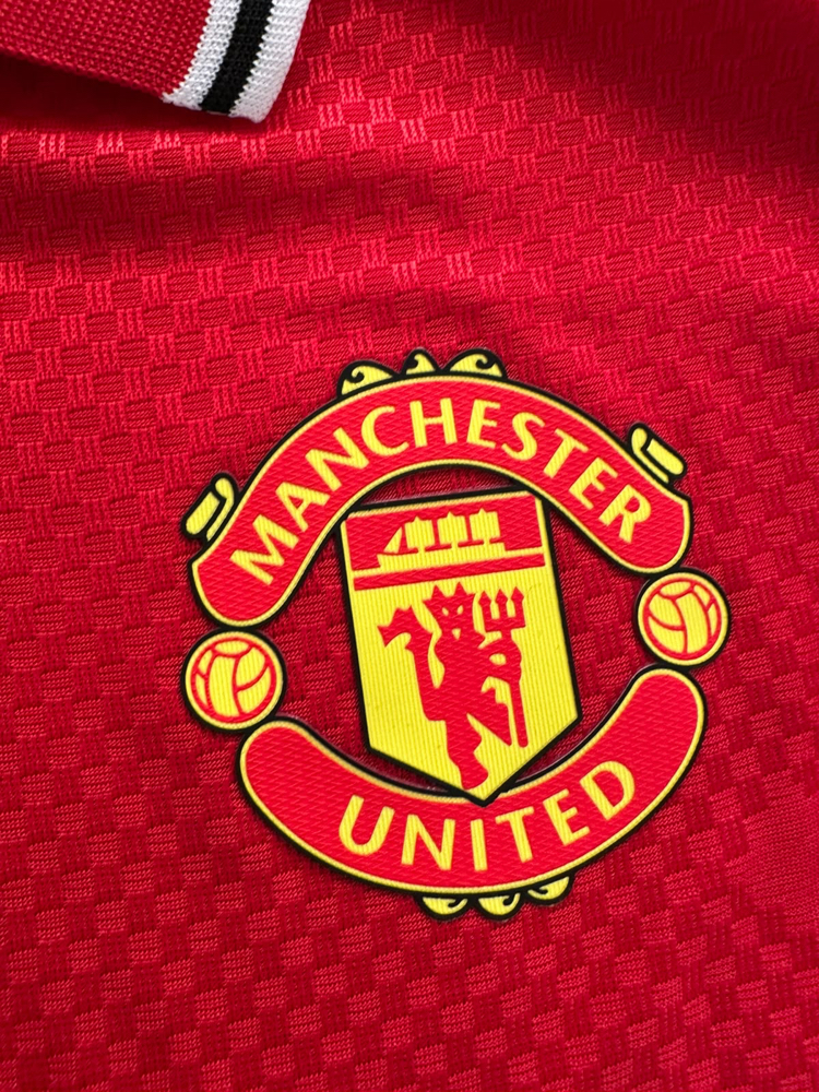 Manchester United 2026-2027 İç Saha
