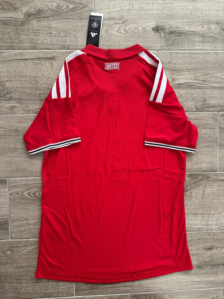 Manchester United 2026-2027 İç Saha