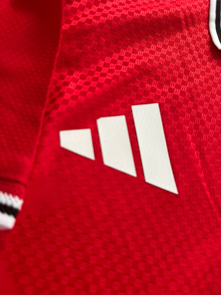 Manchester United 2026-2027 İç Saha