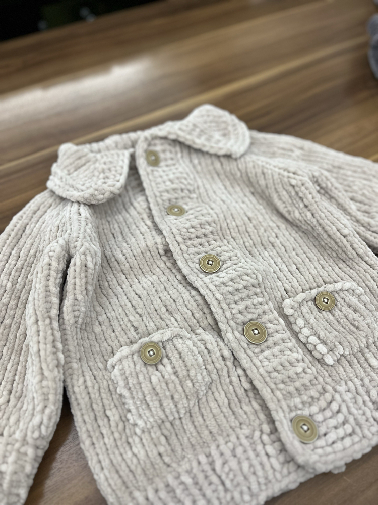 Krem rengi bebek hırkası