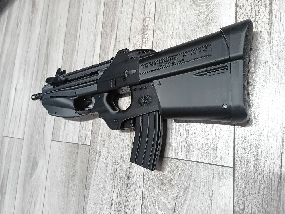 FN F2000 Maket