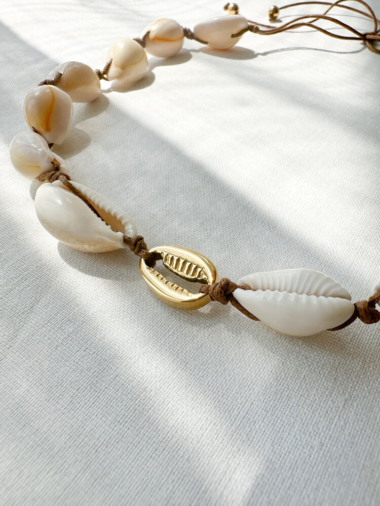 White Shell Kolye