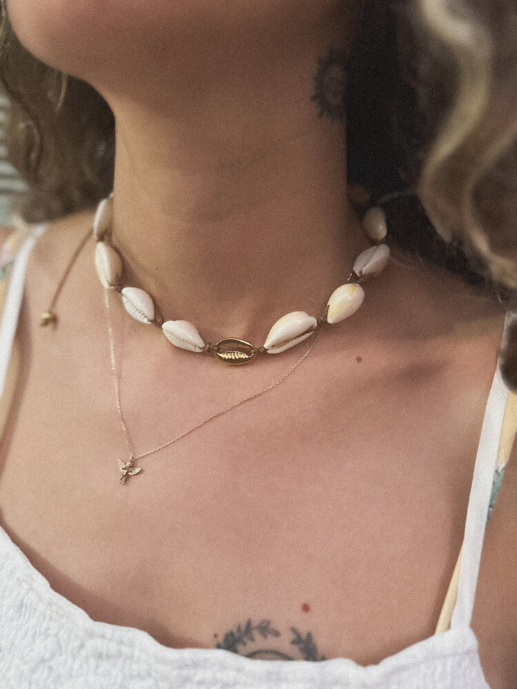 White Shell Kolye
