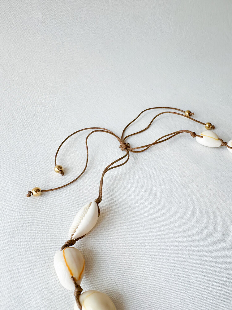 White Shell Kolye