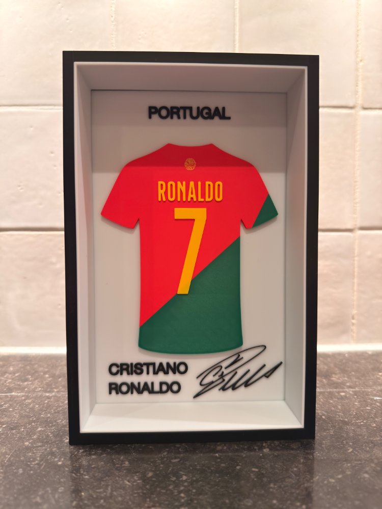 Cristiano Ronaldo Portekiz Milli Takım Özel Tasarım 3 Boyutlu (3D) Premium Çerçeve Forma 