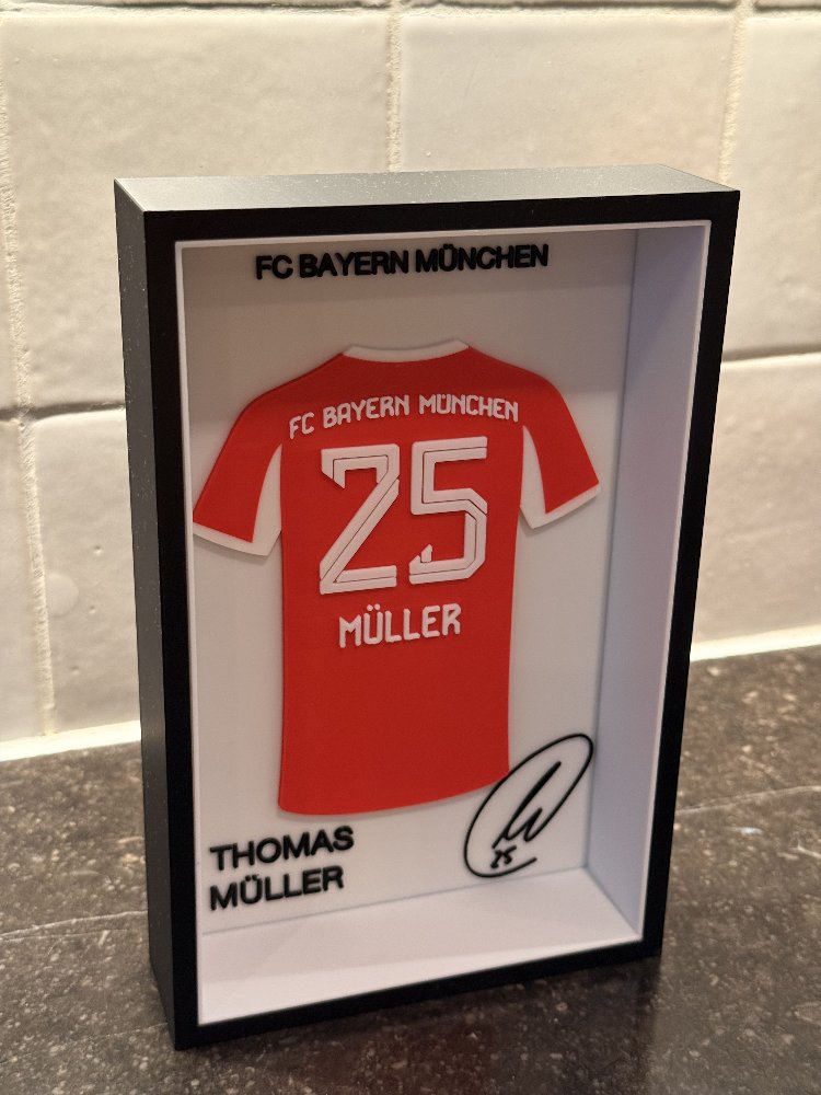 Thomas Müller FC Bayern München Özel Tasarım 3 Boyutlu (3D) Premium Çerçeve Forma
