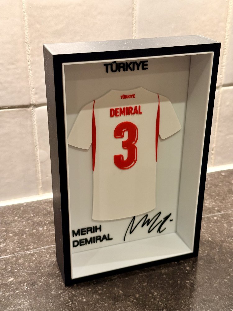 Merih Demiral Türkiye Milli Takım Özel Tasarım 3 Boyutlu (3D) Premium Çerçeve Forma