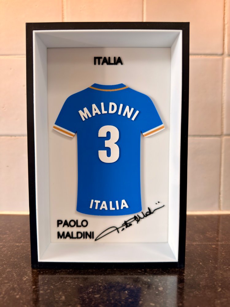 Paolo Maldini İtalya Milli Takım Özel Tasarım 3 Boyutlu (3D) Premium Çerçeve Forma
