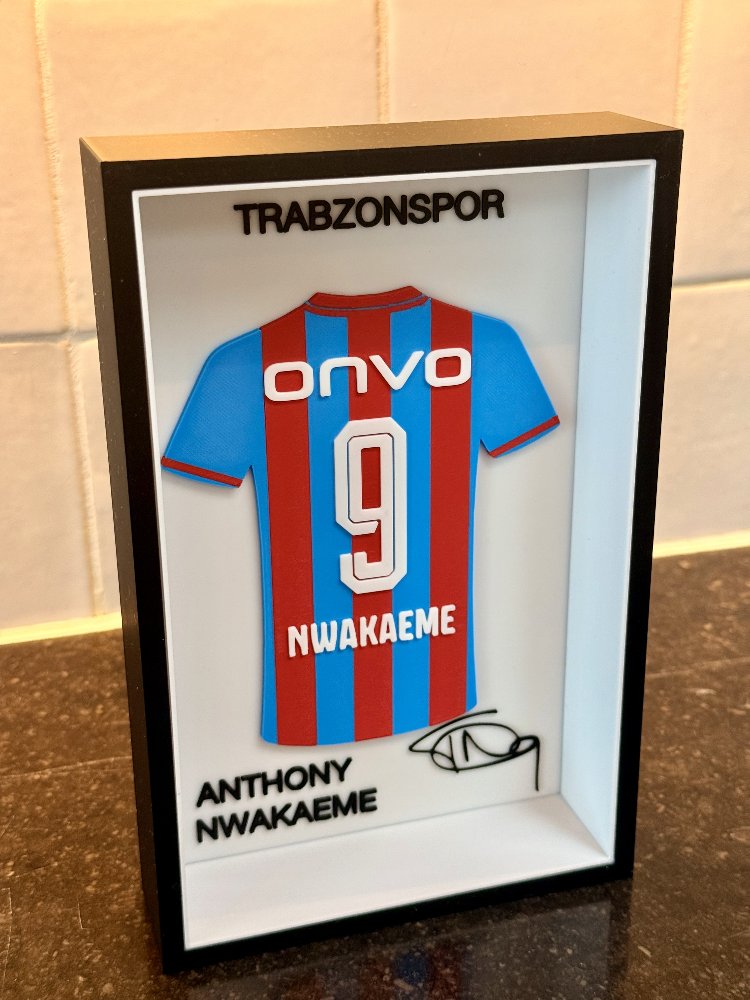 Anthony Nwakaeme Trabzonspor Özel Tasarım 3 Boyutlu (3D) Premium Çerçeve Forma