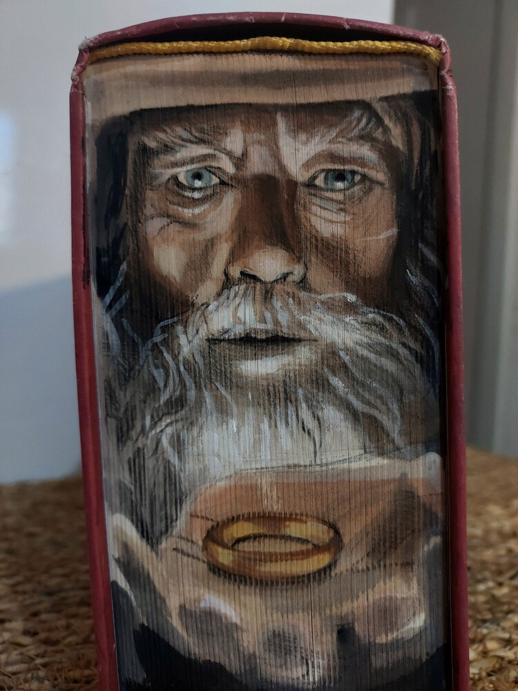 Yüzüklerin efendisi aragorn-gandalf-sauron illüstrasyonlu ciltli kitap 