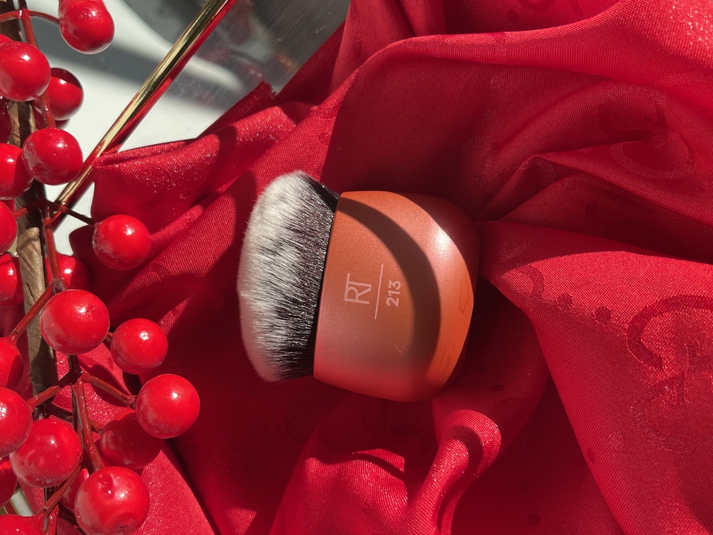 real techniques (213) Foundation Blender Fırça