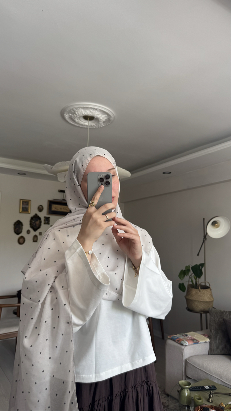 Puantiye Desenli Şal