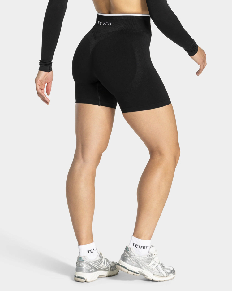 BÜZGÜSÜZ TV SHORTS BLACK / BÜZGÜSÜZ