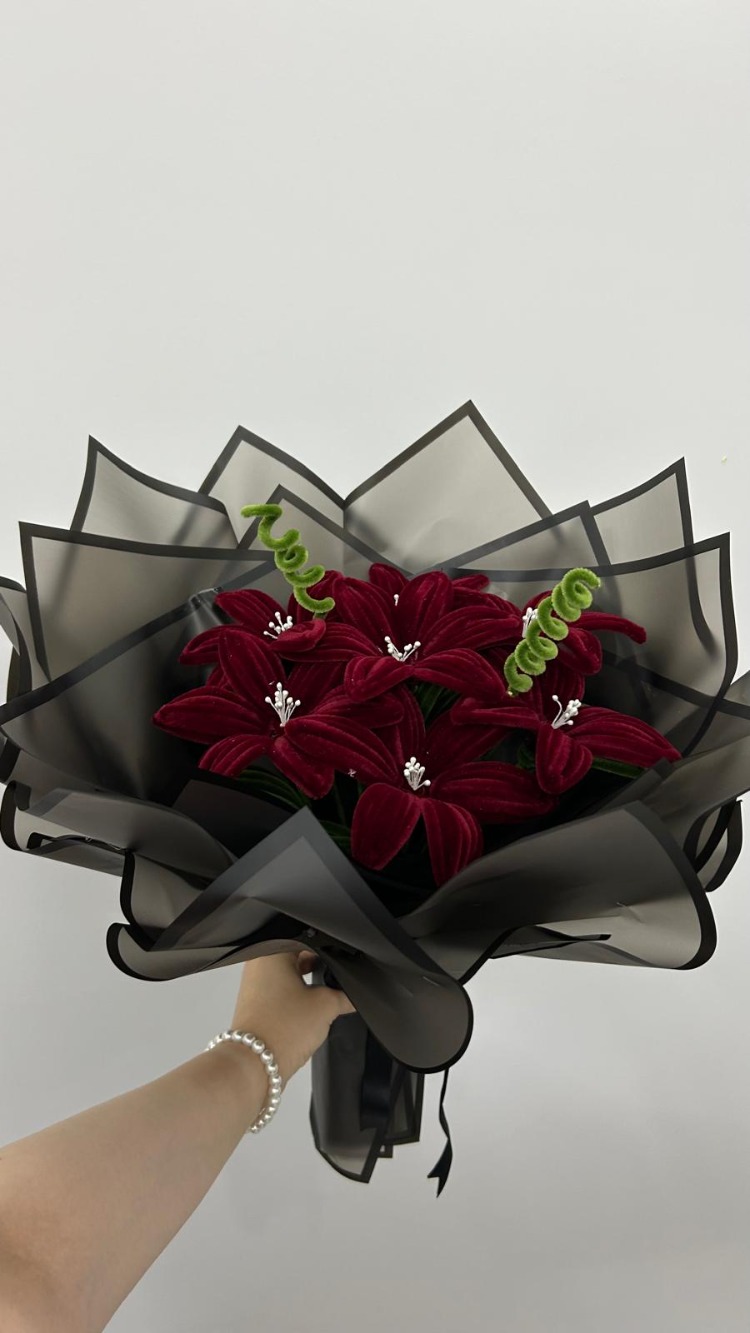 7 li Bordo Lilyum Buket