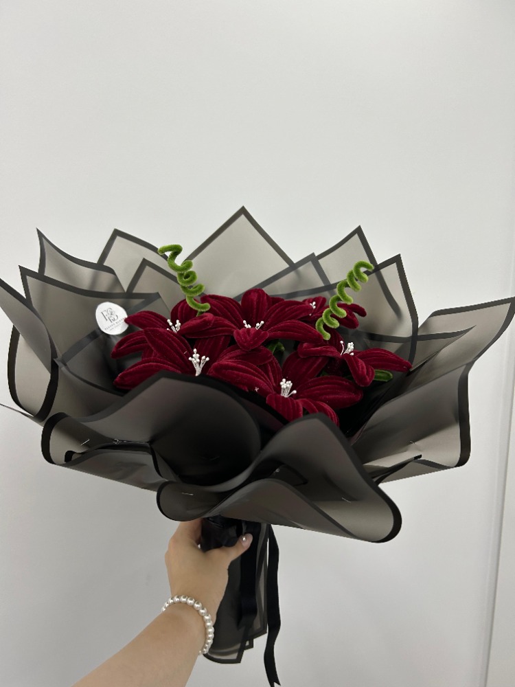 7 li Bordo Lilyum Buket