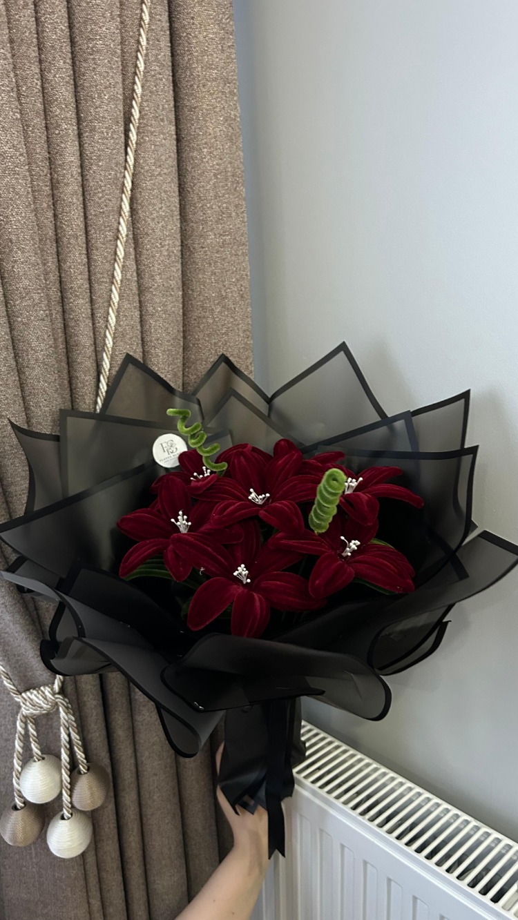 7 li Bordo Lilyum Buket