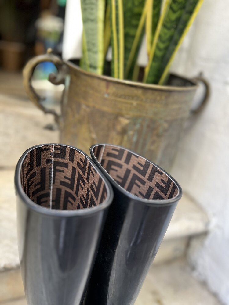 FENDİ YAĞMUR ÇİZMESİ
