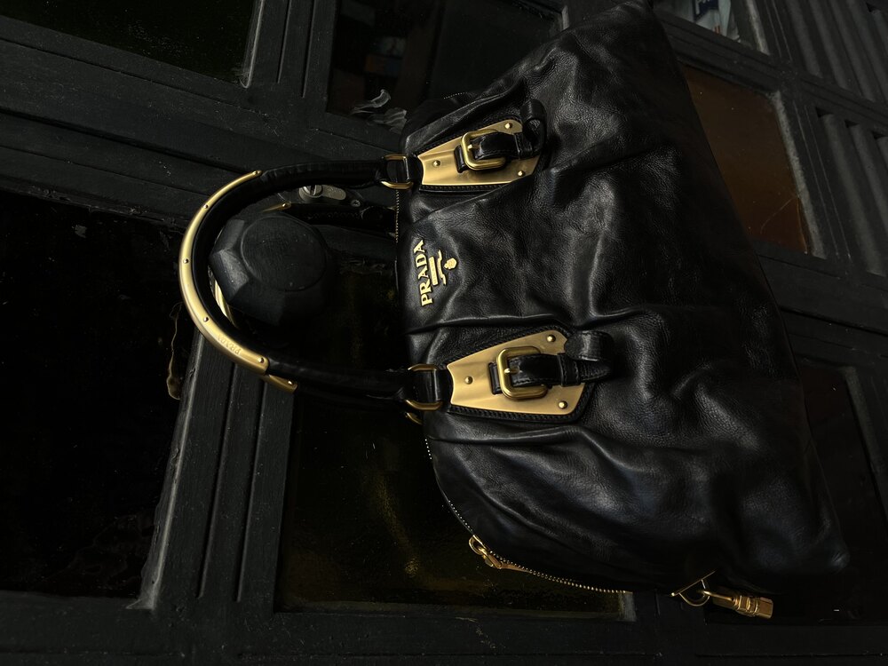 PRADA ÇANTA 