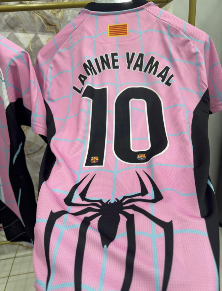 2026-27 Pembe Barcelona X Lamine Yamal 10