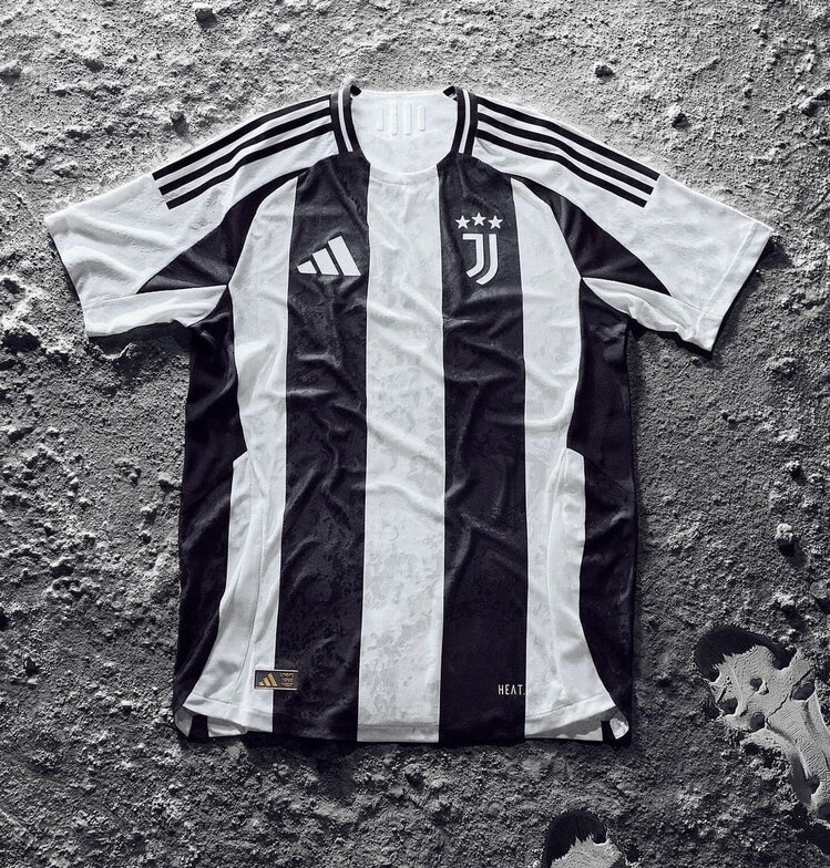 2024-25 Juventus İç Saha 