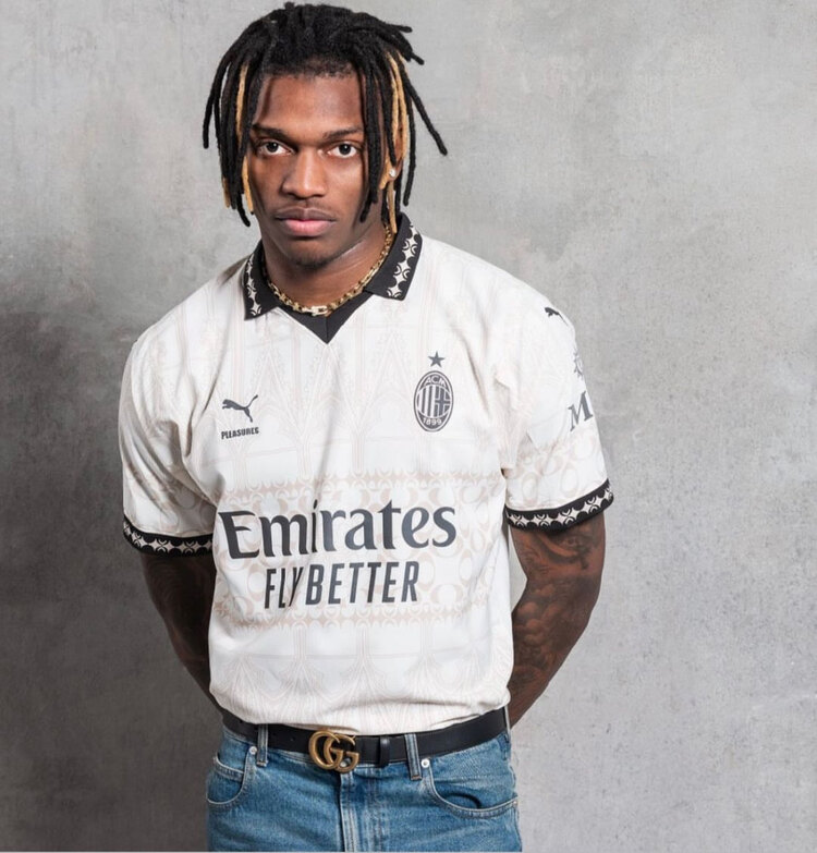 2023-24 Milan Beyaz Alternatif Yakalı