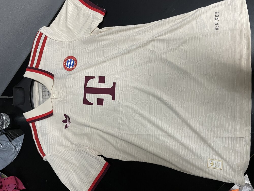 Bayern Munih Beyaz Maç Forması