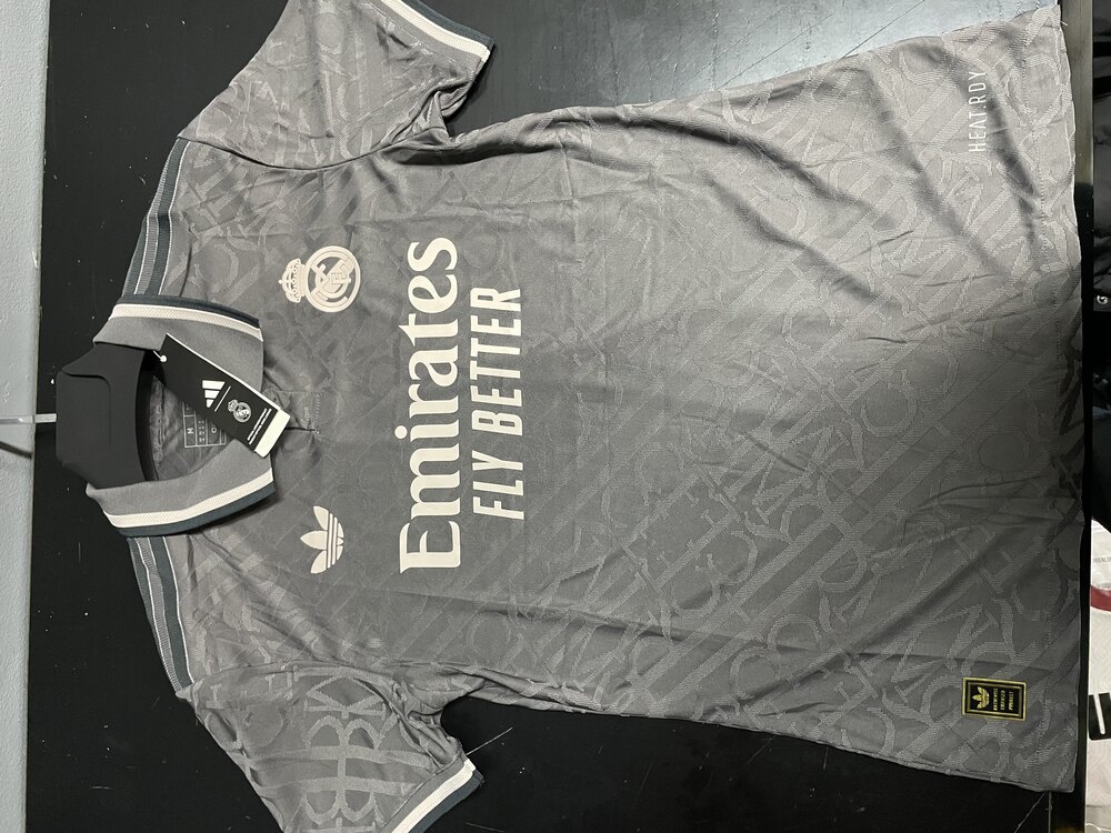 Real Madrid Gri Maç Forması