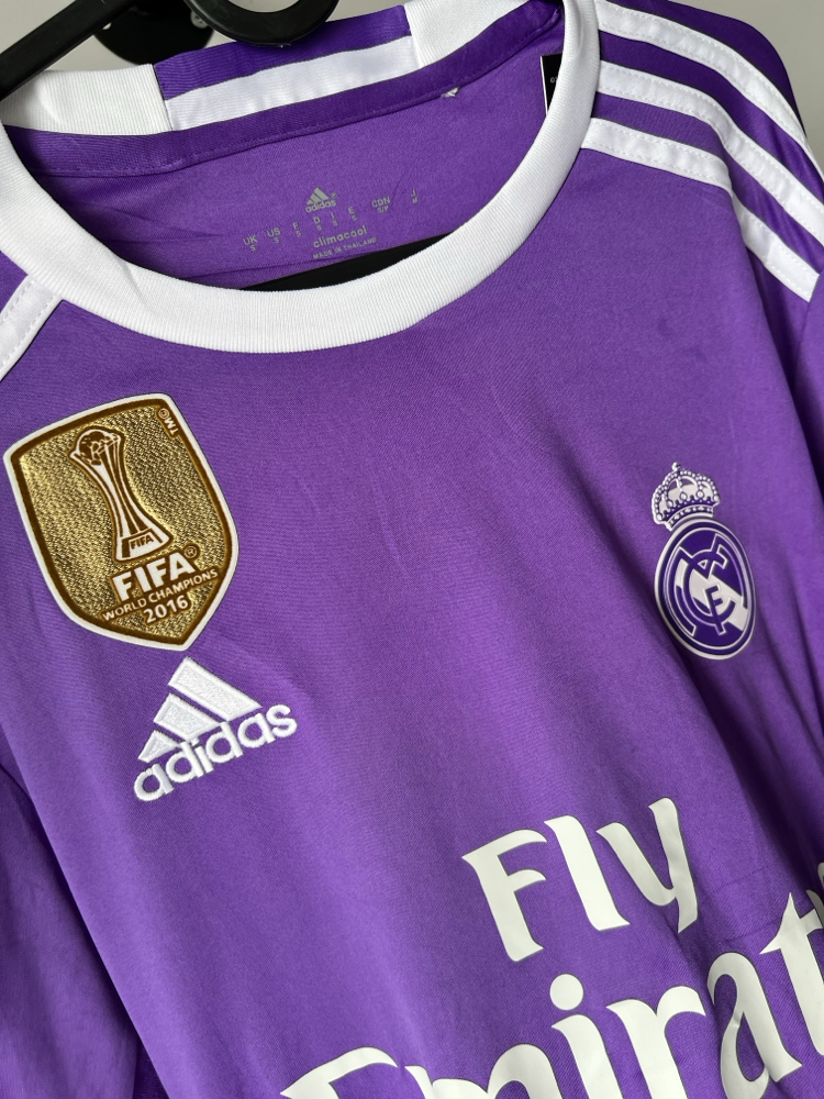 RETRO REAL MADRİD 16/17 CRİSTİANO RONALDO UZUN KOLLU MAÇ FORMASI 