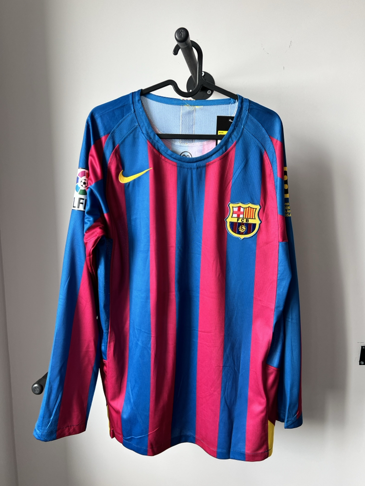 RETRO BARCELONA 05/06 LİONEL MESSİ UZUN KOL MAÇ FORMASI
