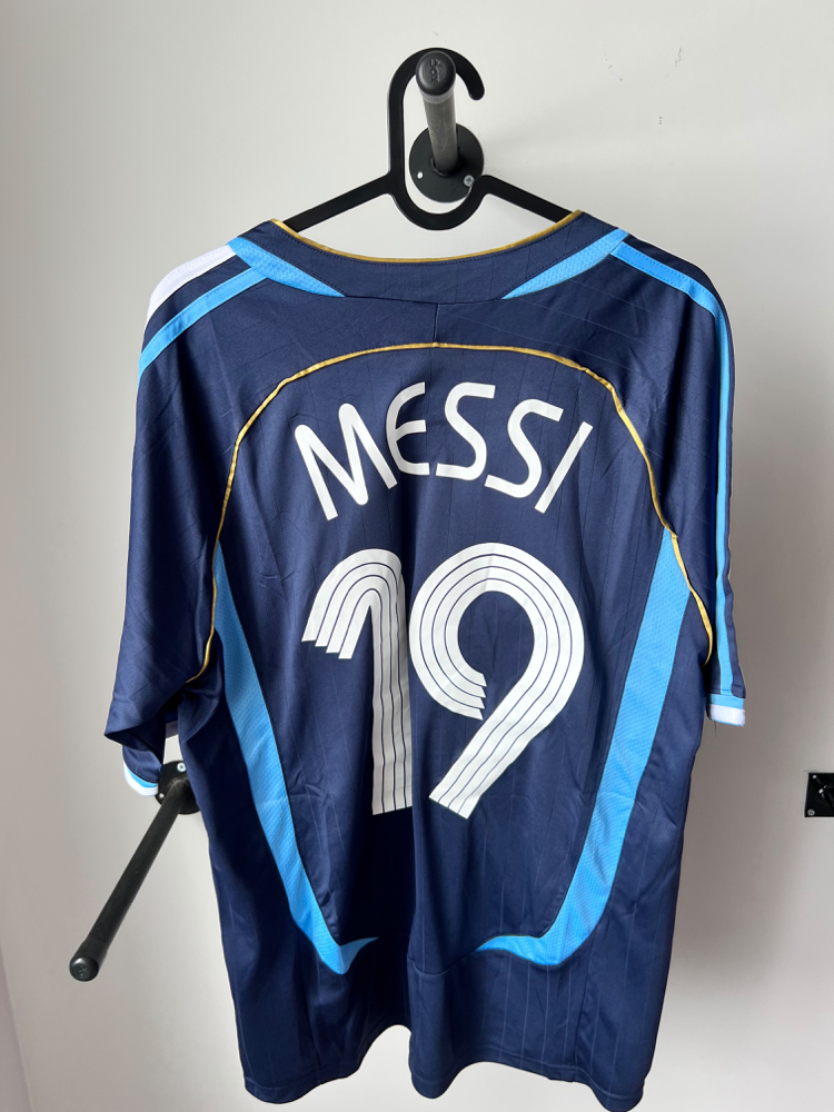 RETRO ARJANTİN 2006 MESSİ MAÇ FORMASI