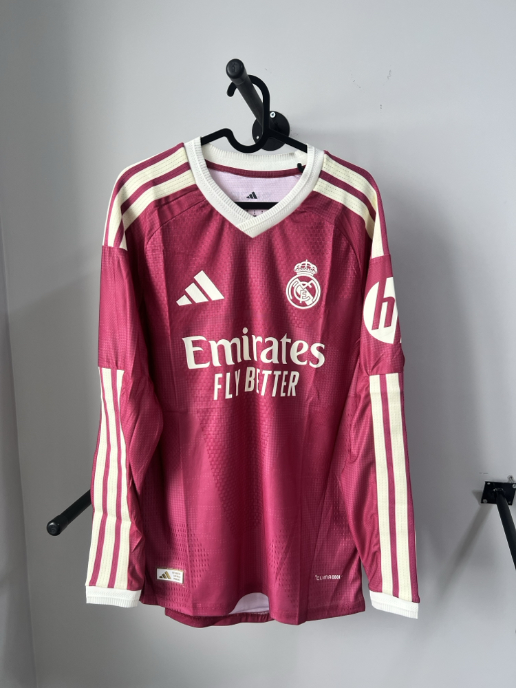 REAL MADRİD 26/27 UZUN KOL MAÇ FORMASI 