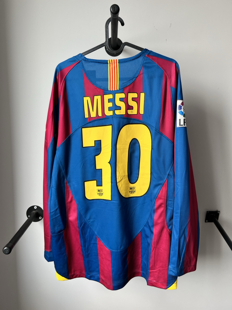 RETRO BARCELONA 05/06 LİONEL MESSİ UZUN KOL MAÇ FORMASI