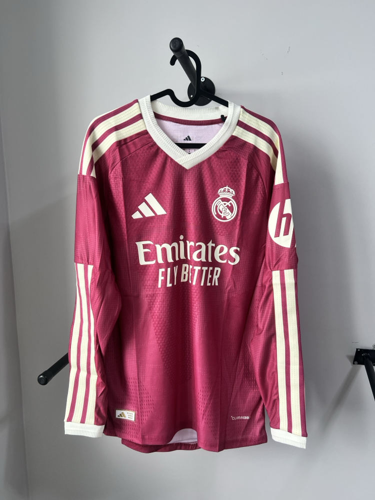 REAL MADRİD 26/27 UZUN KOL MAÇ FORMASI 
