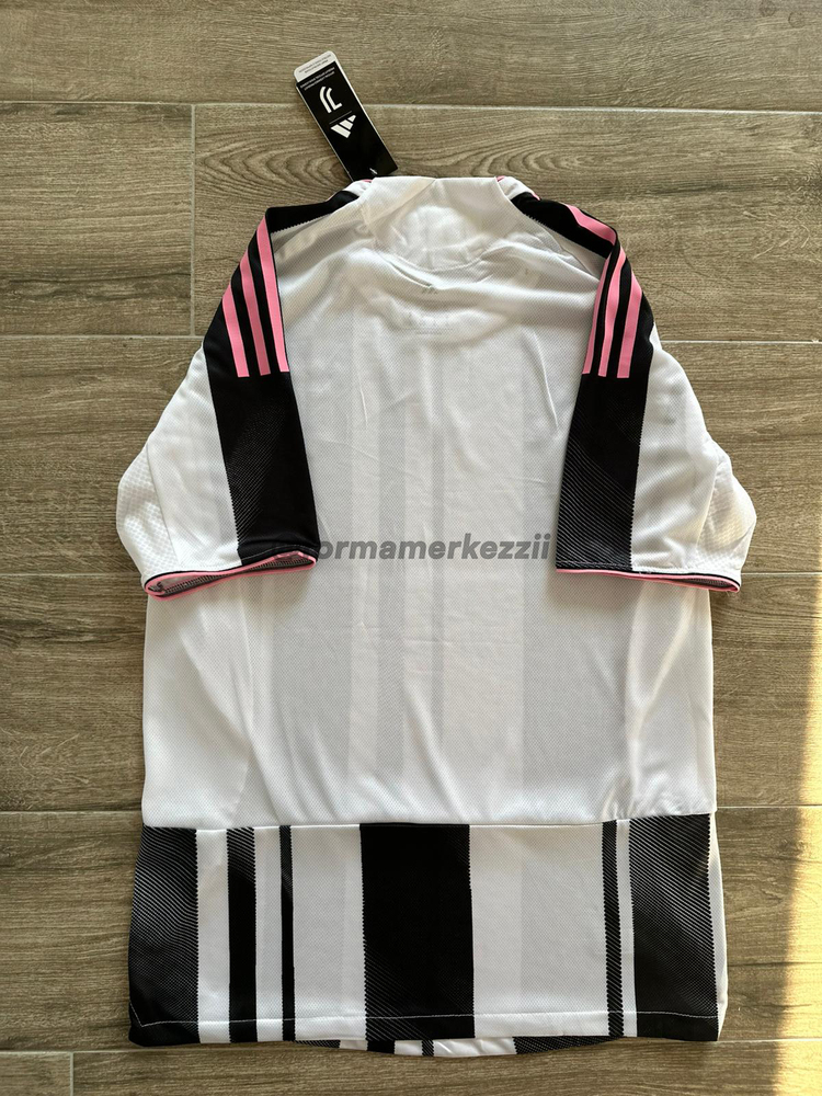 Juventus 2025-2026 İç Saha Maç Forması 